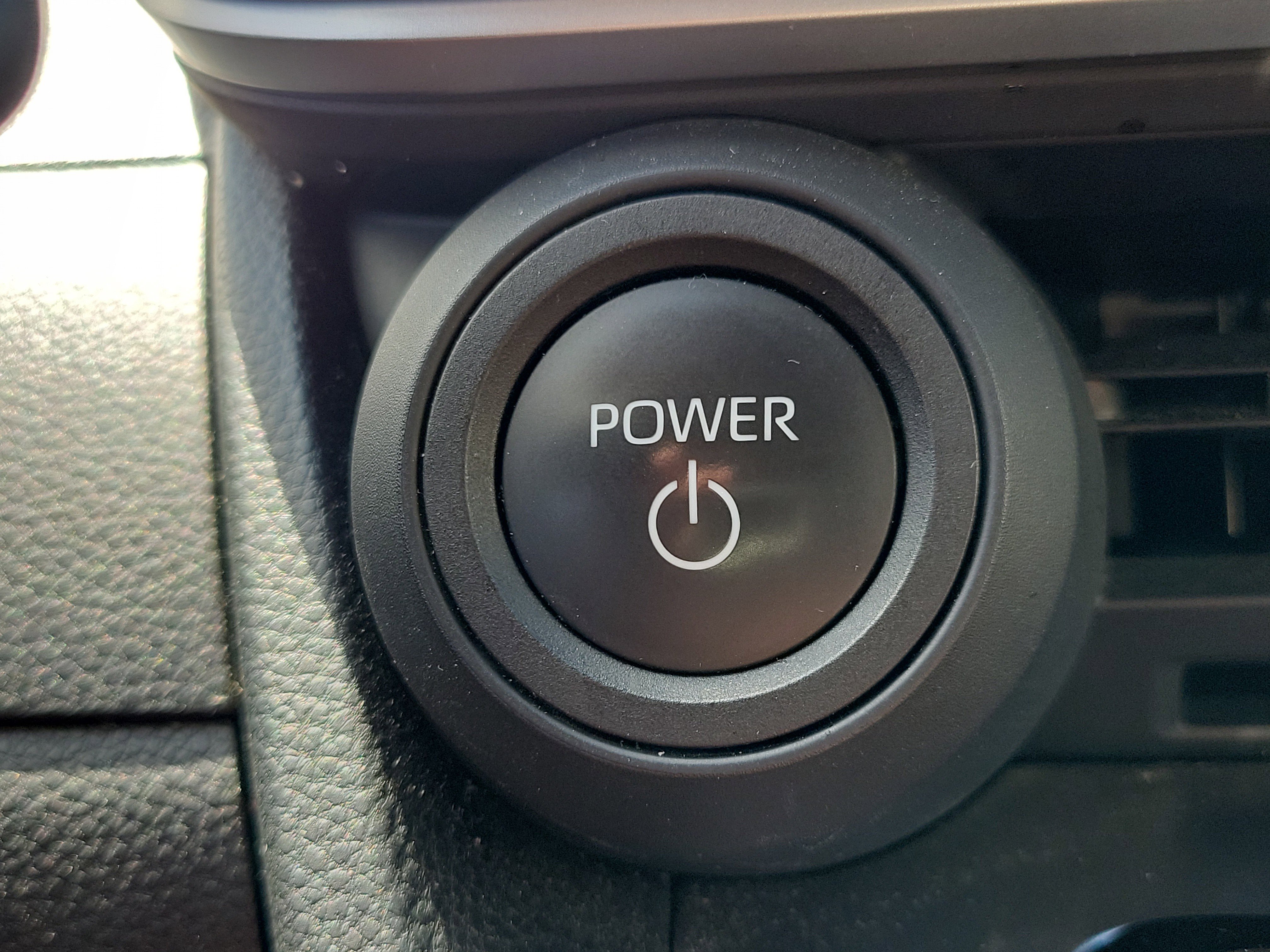 Used 2024 Toyota Prius LE FWD image 28