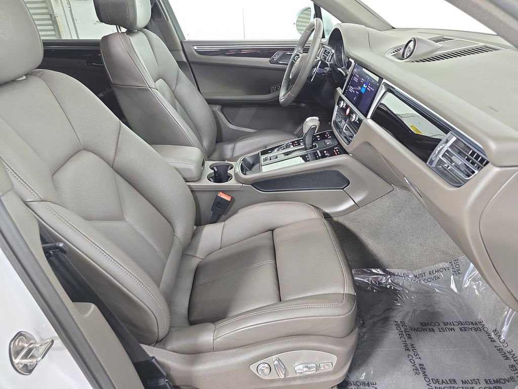 Certified 2024 Porsche Macan S image 27