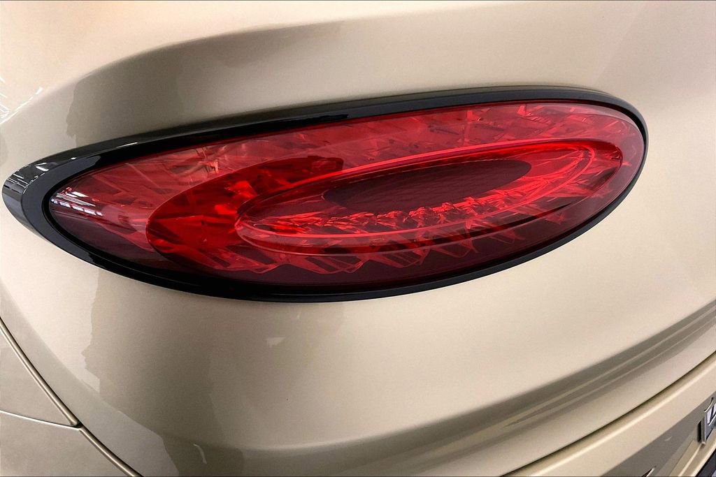Used 2023 Bentley Bentayga image 31