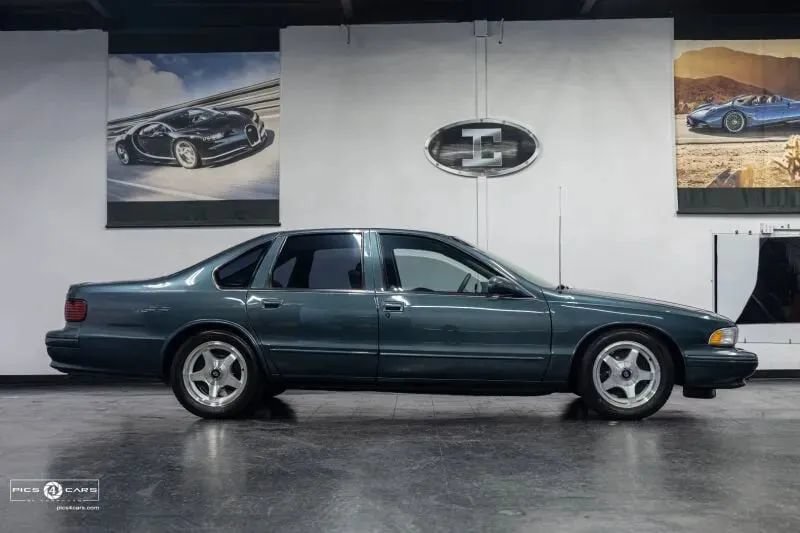 Used 1995 Chevrolet Impala SS RWD image 18