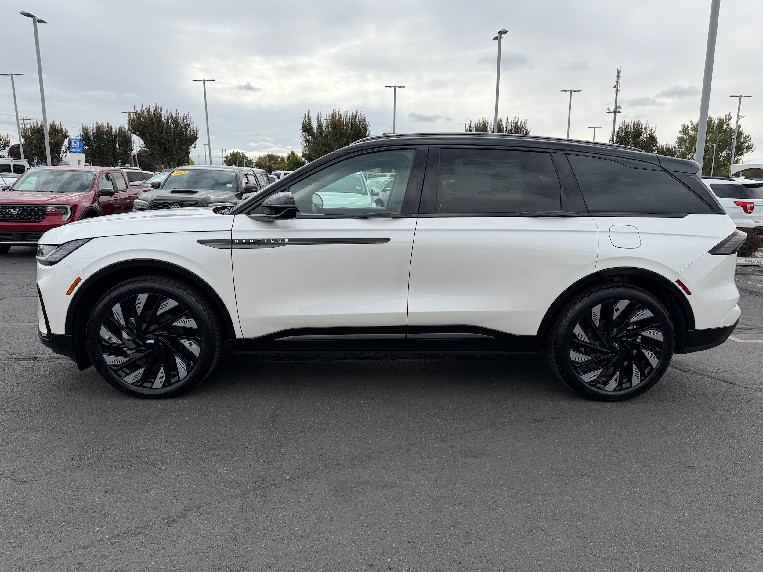 New 2026 Lincoln Nautilus Reserve AWD/4WD image 6