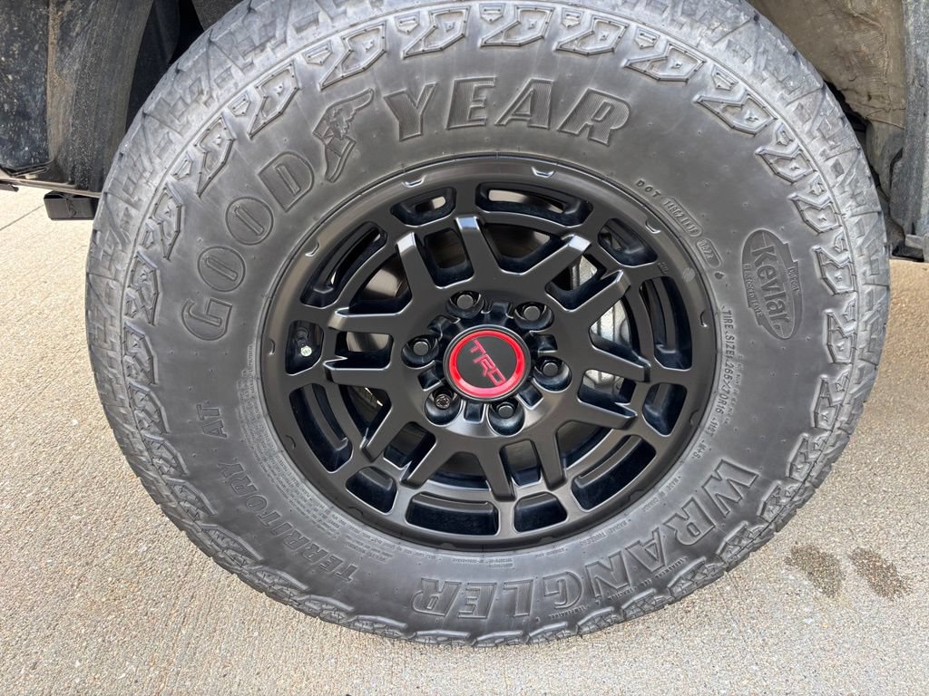 Used 2023 Toyota Tacoma TRD Pro AWD/4WD image 9