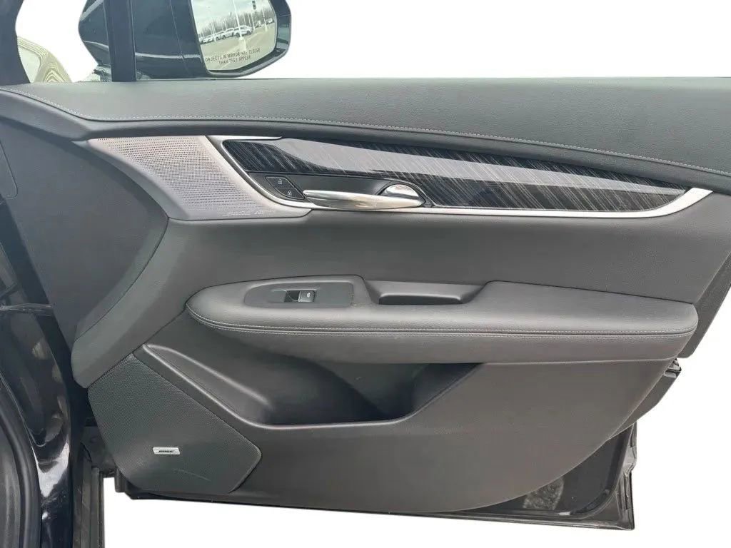 Used 2024 Cadillac XT6 Premium Luxury w/ Technology Package image 16