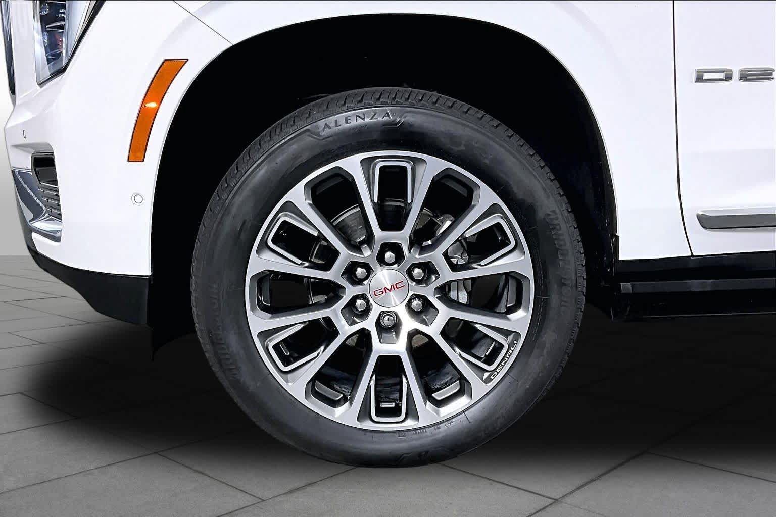 Certified 2026 GMC Yukon XL Denali w/ Sun & Power Step Package RWD image 10
