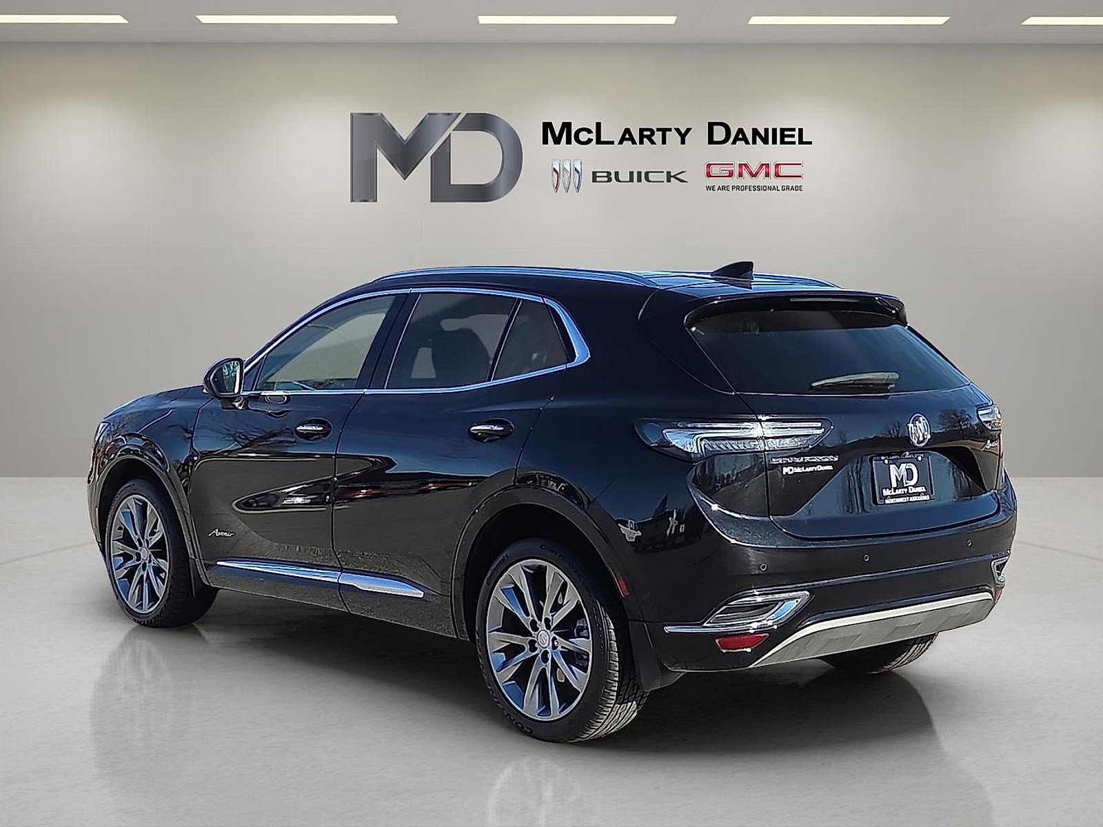 Used 2021 Buick Envision Avenir image 4