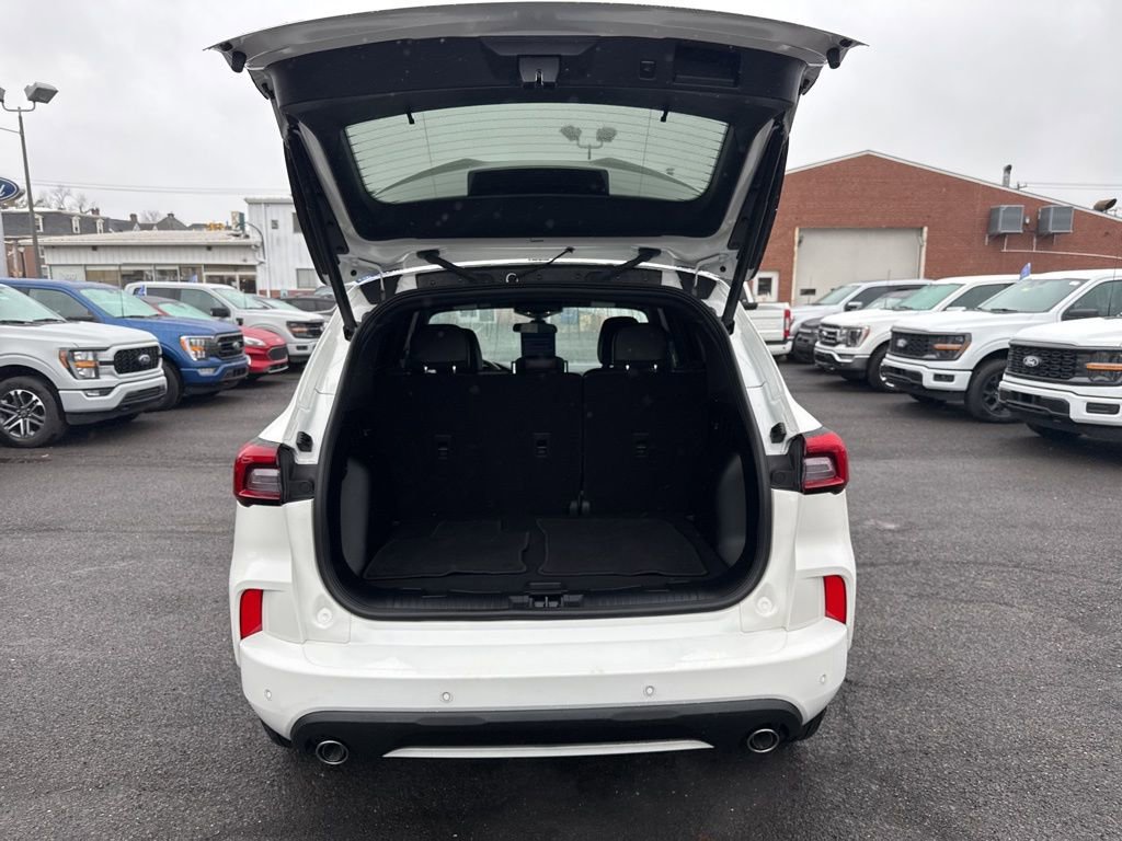 Certified 2024 Ford Escape ST-Line Select w/ Tech Pack #1 image 10