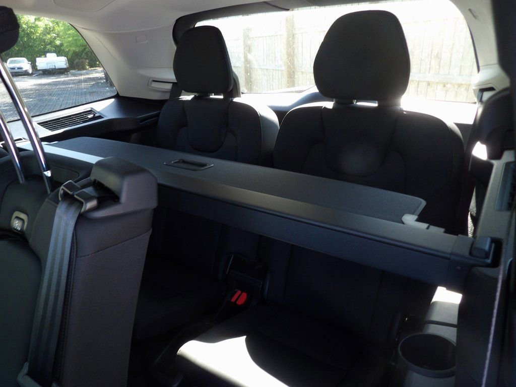 New 2025 Volvo XC90 B6 Plus w/ Protection Package Premier image 15