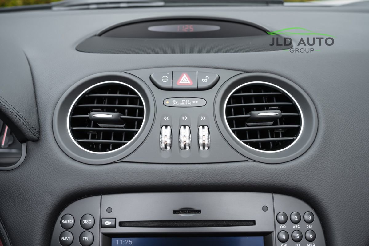 Used 2012 Mercedes-Benz SL 550 image 26