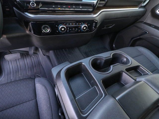 Used 2024 GMC Sierra 1500 SLE image 21