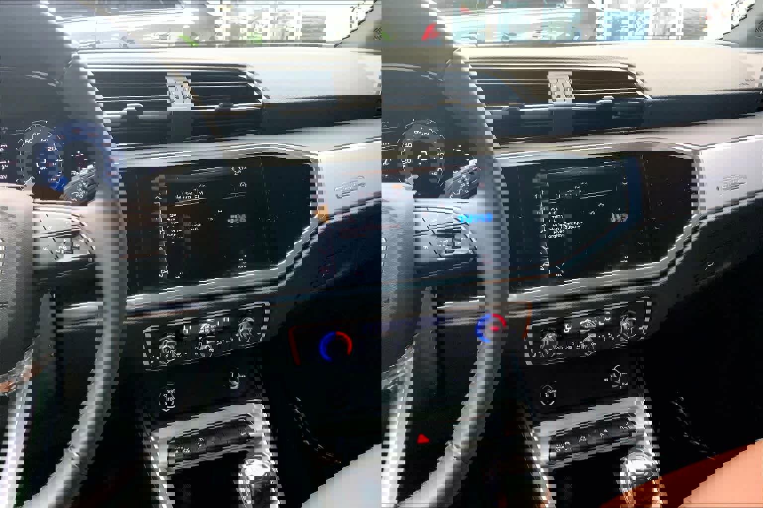 Used 2021 Audi Q3 2.0T Premium w/ Convenience Package image 7