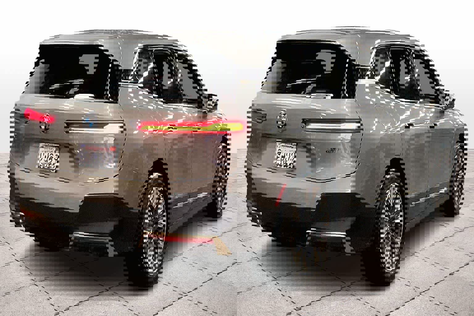 Used 2023 BMW iX xDrive50 image 15