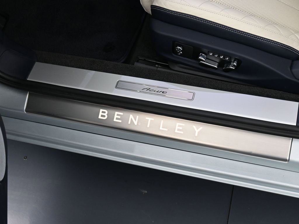 Used 2023 Bentley Continental GT Azure image 17