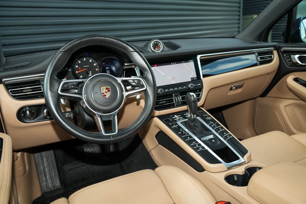Certified 2021 Porsche Macan AWD/4WD image 28