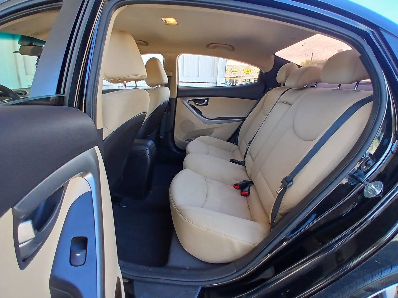 Used 2012 Hyundai Elantra GLS w/ Comfort Pkg 2 FWD image 6