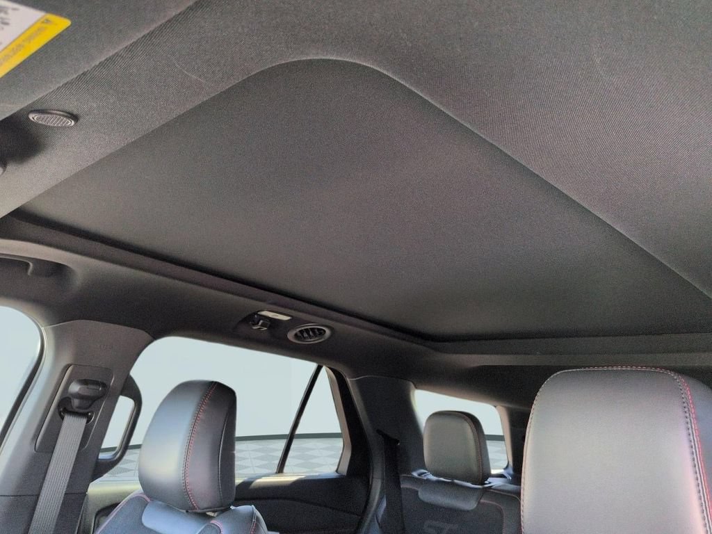 Used 2025 Ford Explorer ST AWD/4WD image 22