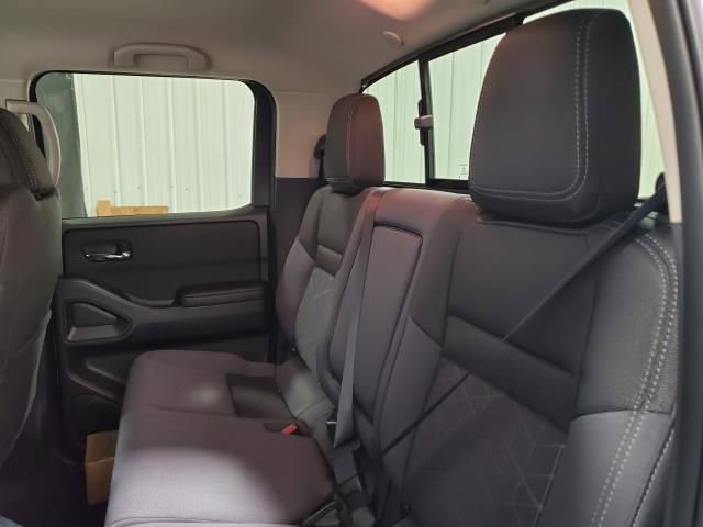 Used 2025 Nissan Frontier SV w/ SV Convenience Package image 8