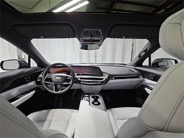 Used 2024 Cadillac Lyriq Sport image 10