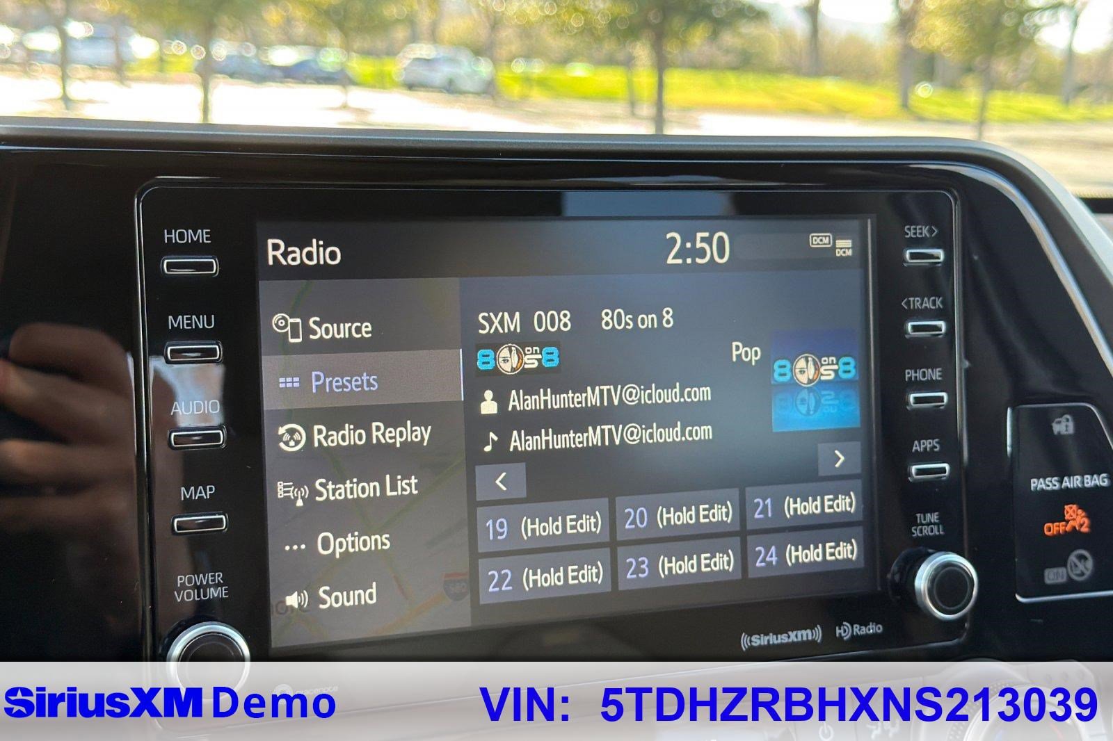 Used 2022 Toyota Highlander XLE image 40