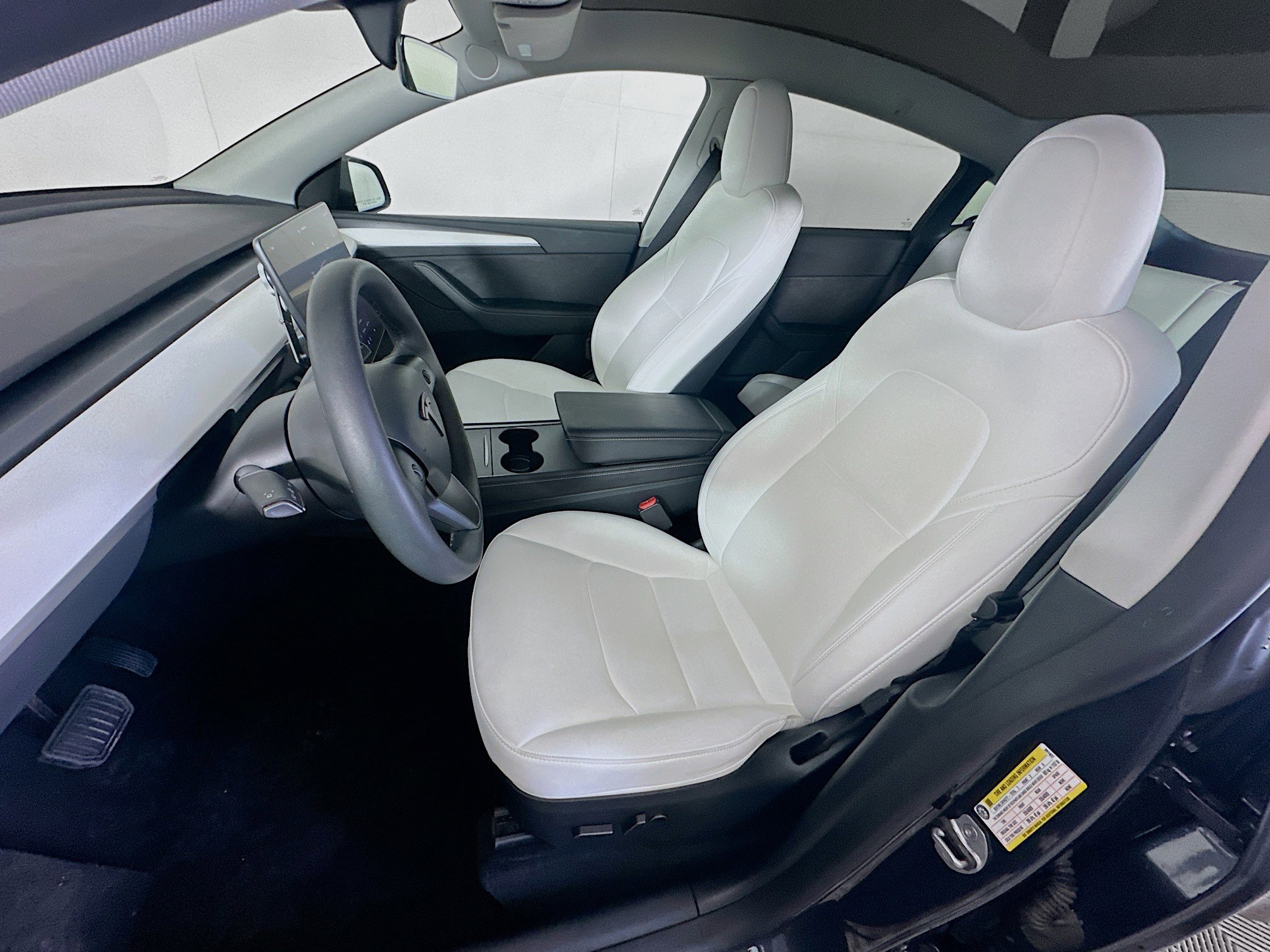 Used 2024 Tesla Model Y Long Range image 13