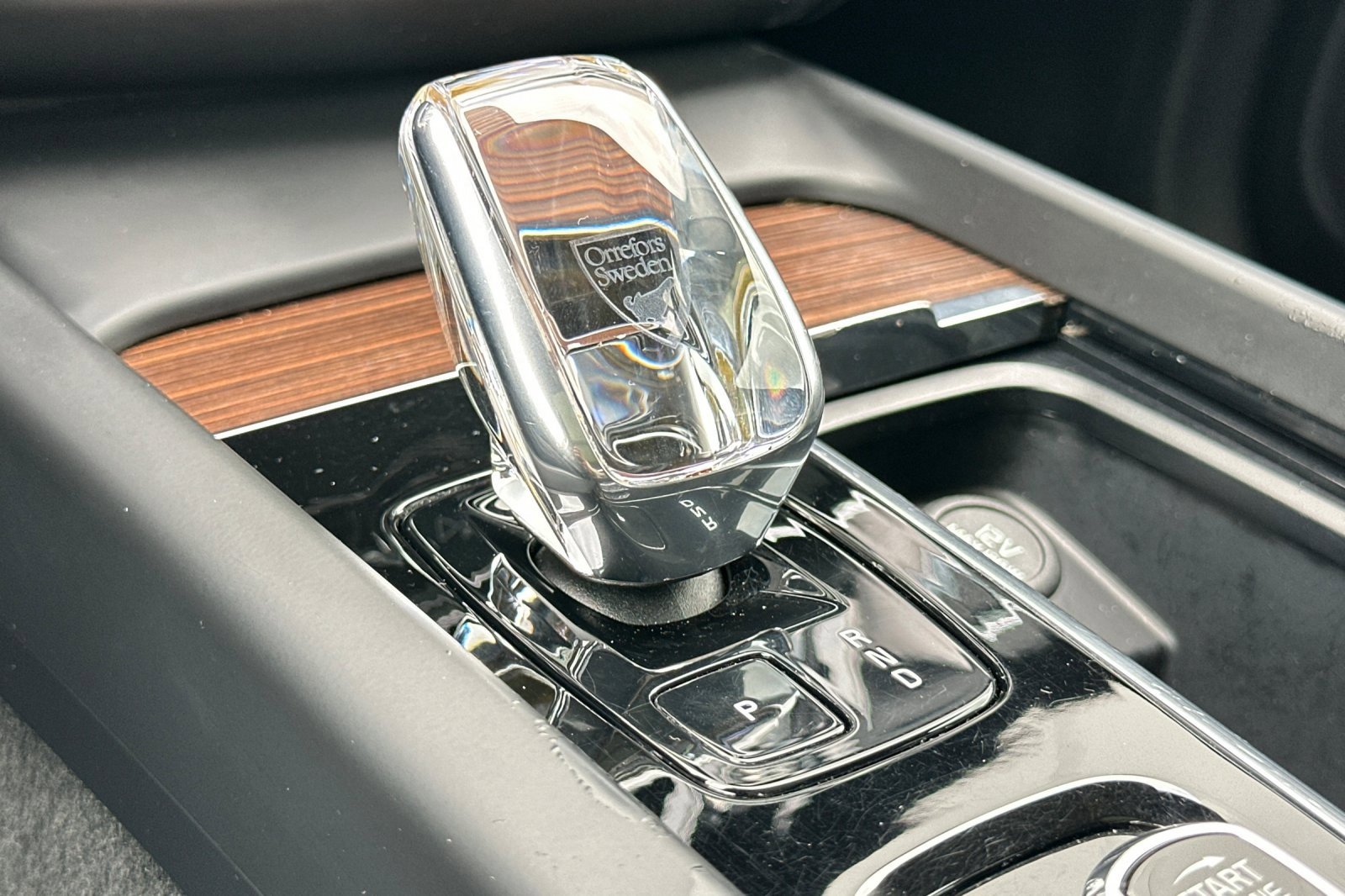 Used 2023 Volvo XC60 B5 Ultimate w/ Climate Package image 25