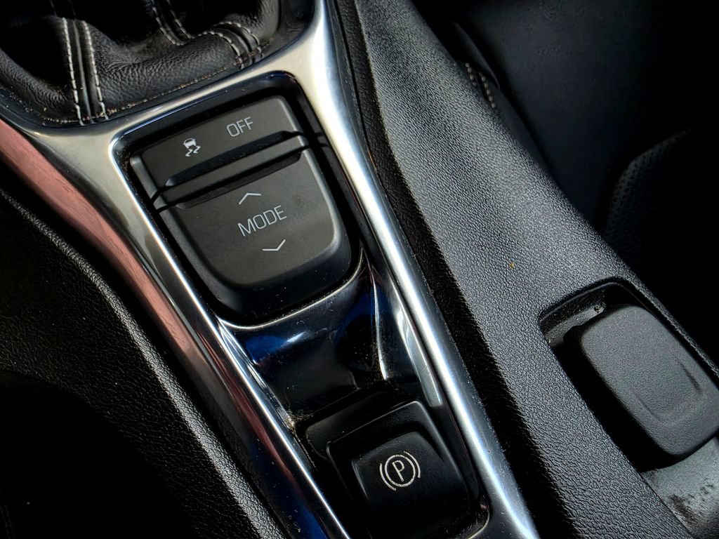 Used 2023 Chevrolet Camaro LT RWD image 30