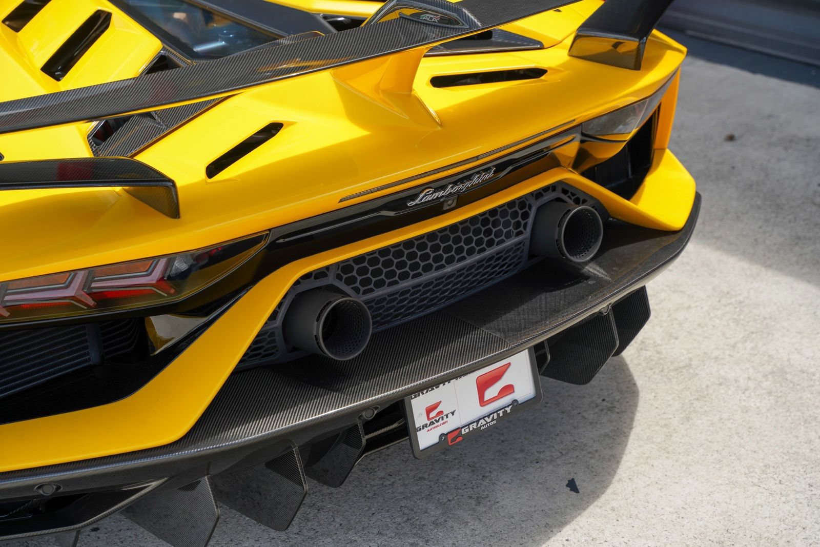 Used 2021 Lamborghini Aventador SVJ AWD/4WD image 32
