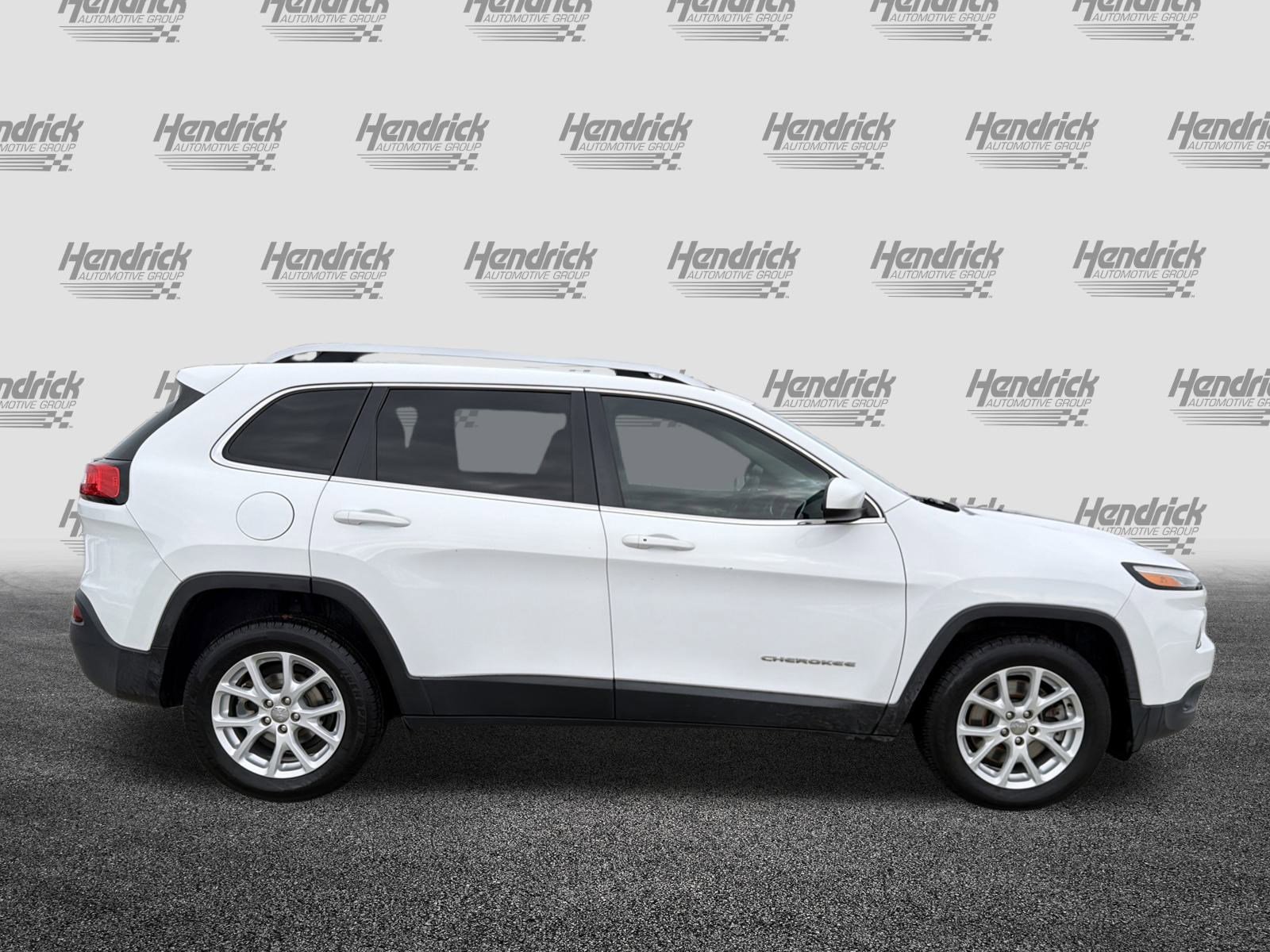 Used 2018 Jeep Cherokee Latitude Plus image 11