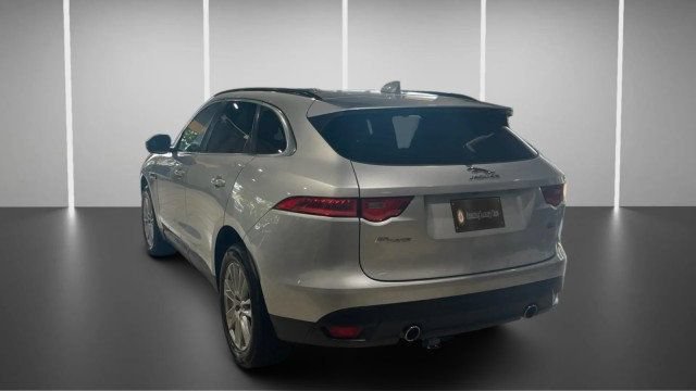 Used 2017 Jaguar F-PACE Prestige AWD/4WD image 12
