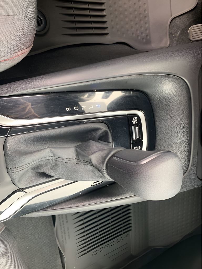 Used 2024 Toyota Corolla SE image 24