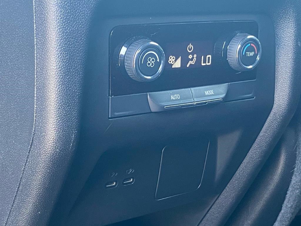 Certified 2025 Chevrolet Traverse LT image 20