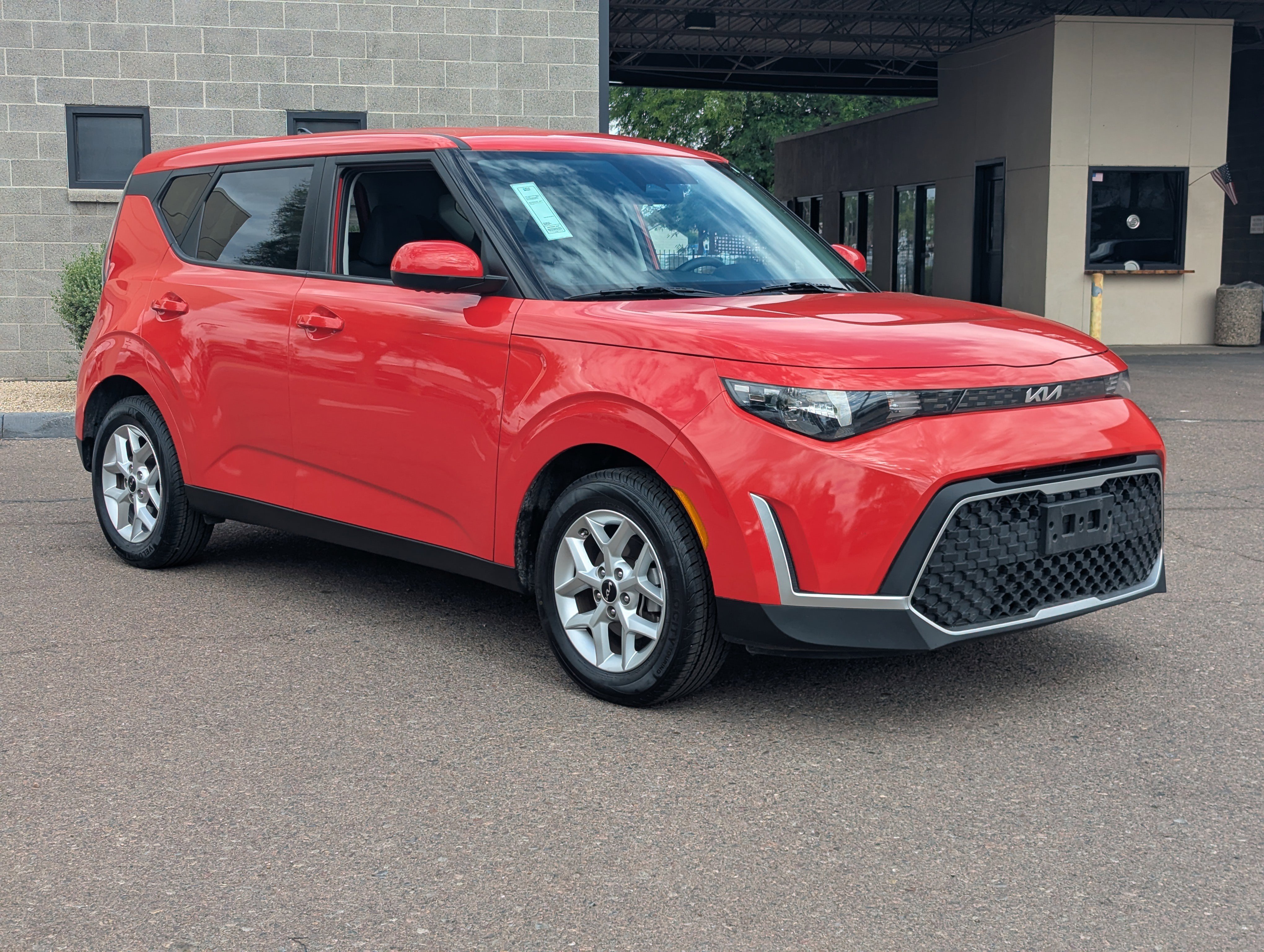 Certified 2025 Kia Soul LX w/ LX Technology Package image 33