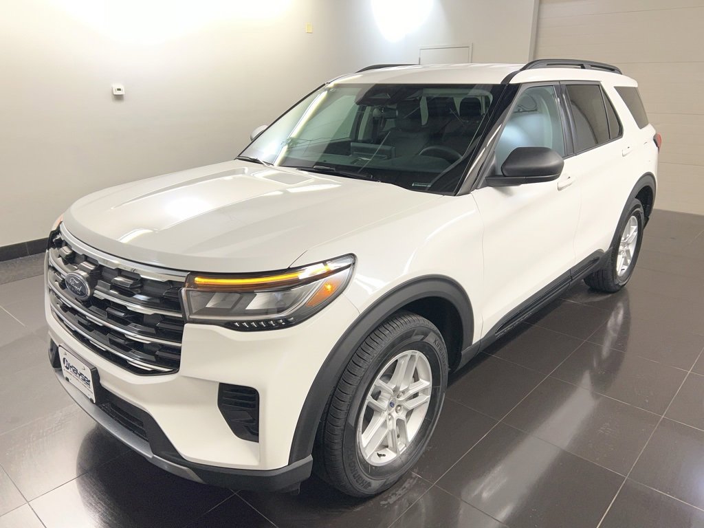 New 2026 Ford Explorer Active image 3