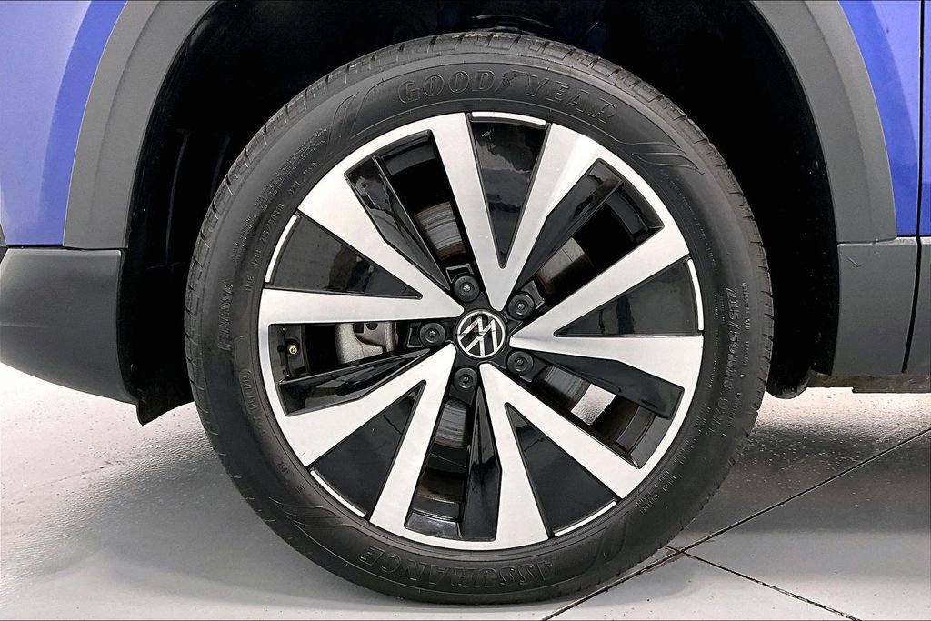 Used 2024 Volkswagen Taos SE image 11