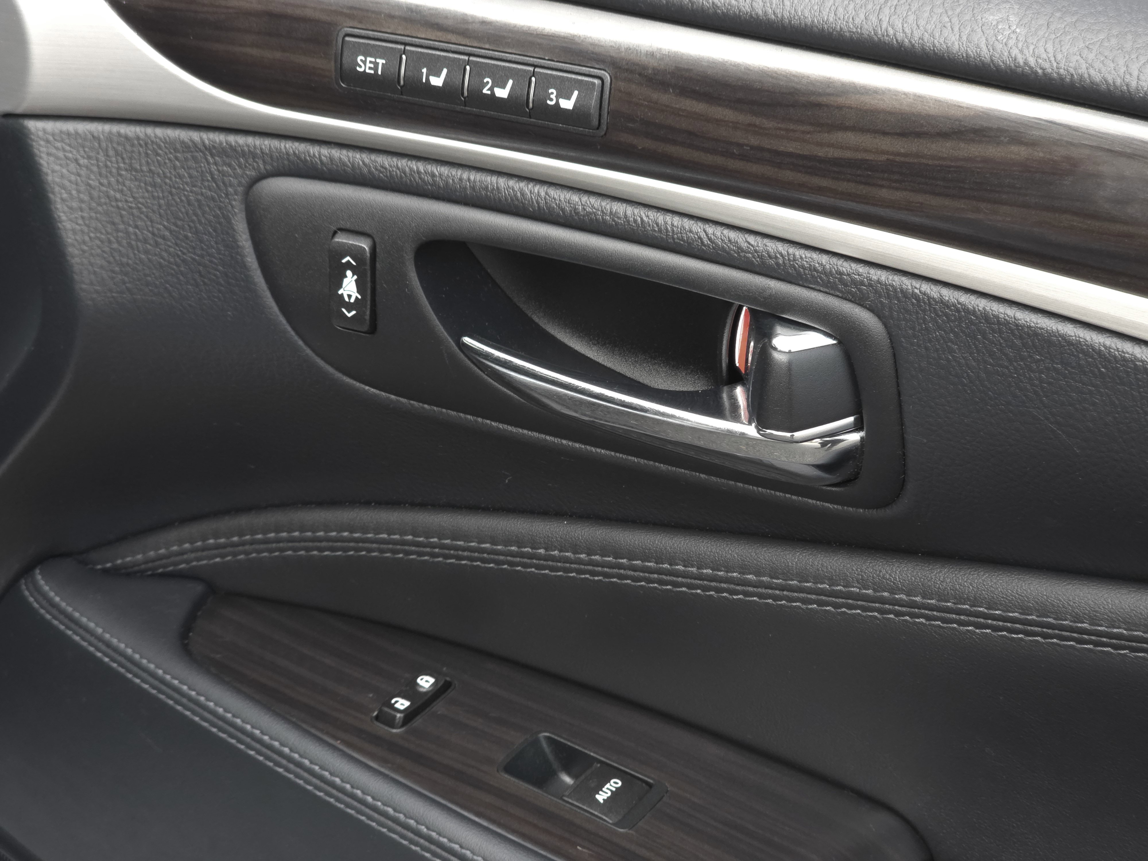 Used 2013 Lexus LS 460 AWD image 44