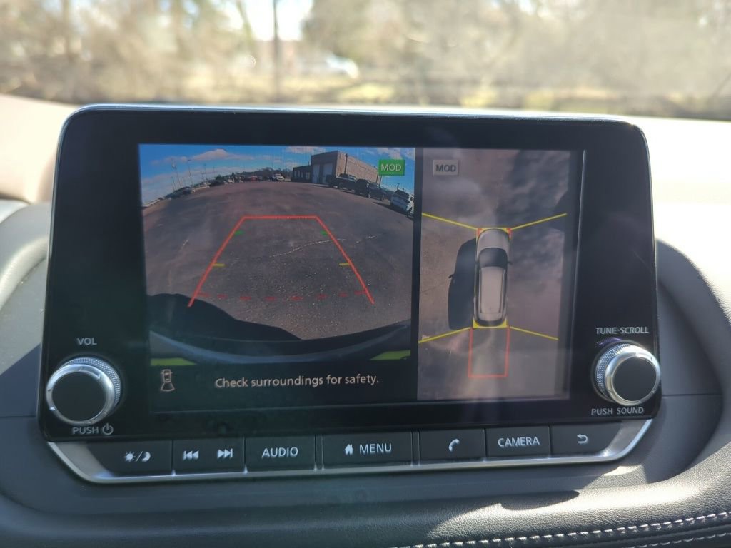 Used 2021 Nissan Rogue SV AWD/4WD image 12