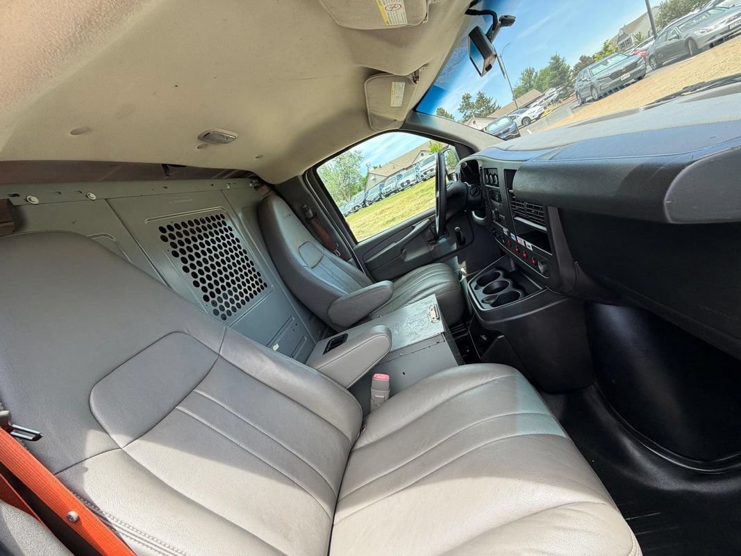 Used 2013 Chevrolet Express 2500 RWD image 15