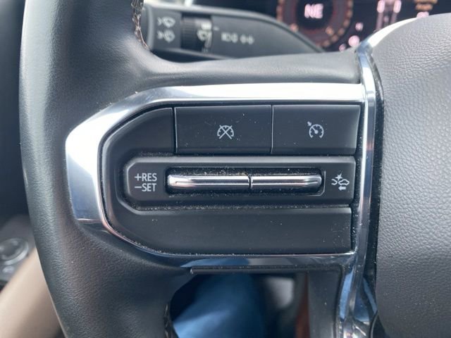 Used 2023 GMC Canyon Denali w/ Denali Black Edition image 11