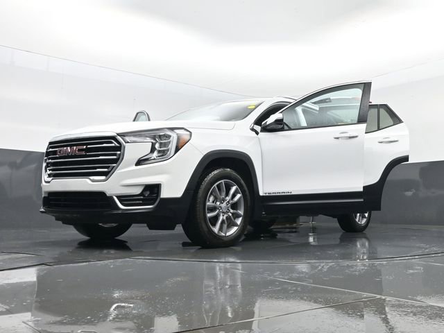 Used 2024 GMC Terrain SLT image 34