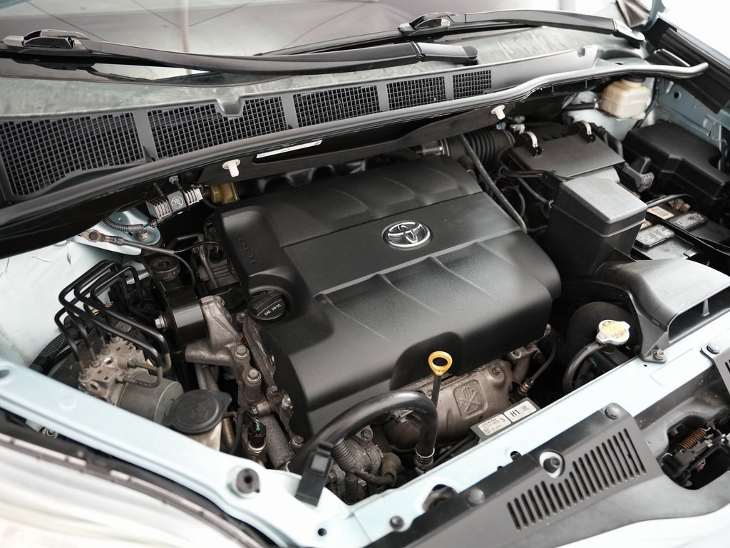 Used 2015 Toyota Sienna LE image 57