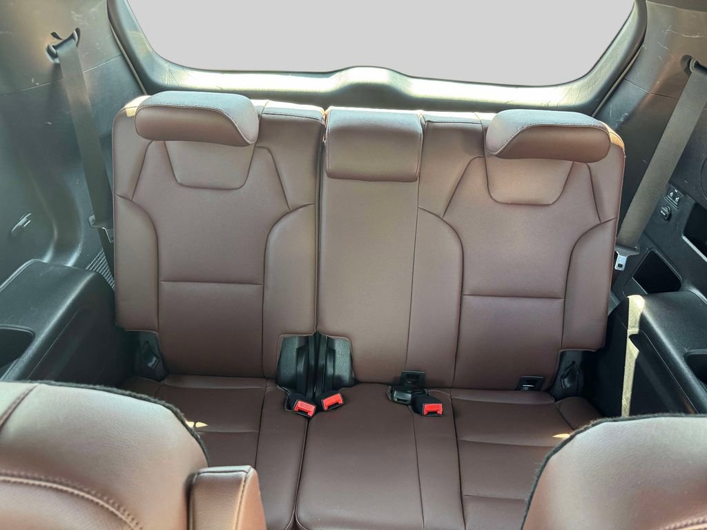 Used 2023 Kia Telluride EX w/ EX Captain's Chair Package image 11