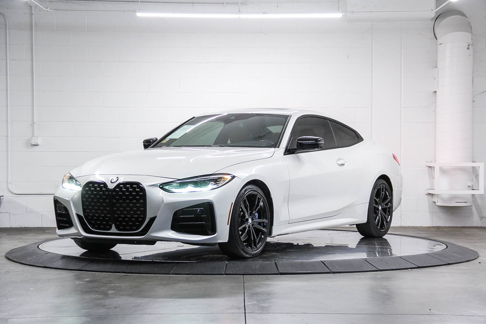 Used 2021 BMW 440i xDrive Coupe w/ Premium Package image 3