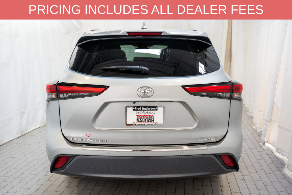 Used 2021 Toyota Highlander Limited FWD image 4