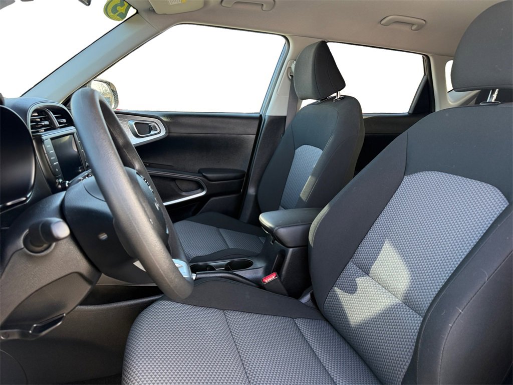 Certified 2023 Kia Soul LX image 9