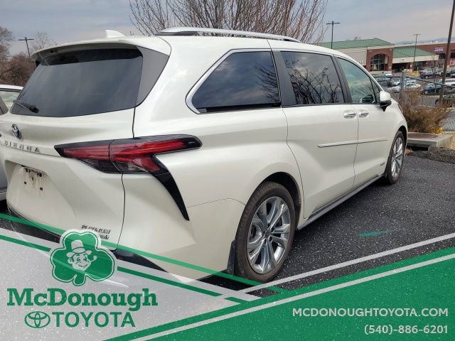 Used 2021 Toyota Sienna Platinum image 4