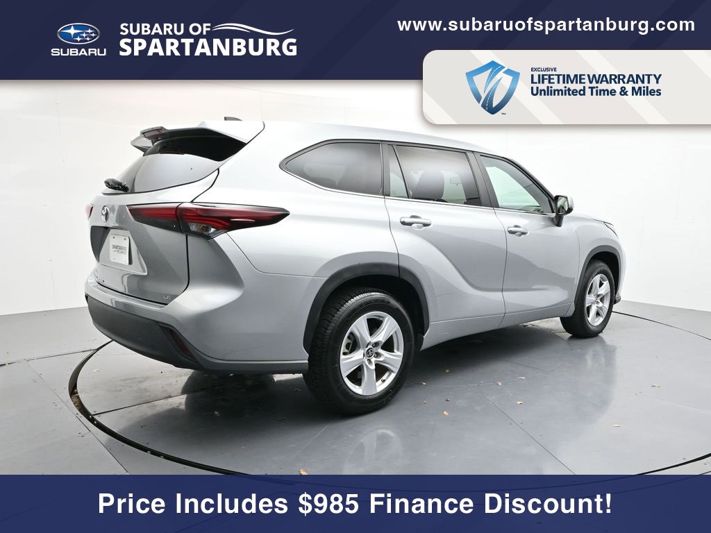 Used 2024 Toyota Highlander LE image 7