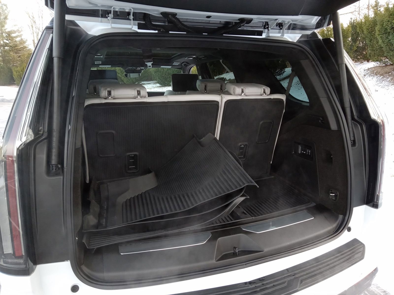 Used 2026 Cadillac Escalade Platinum Sport w/ LPO, ONYX Package image 28