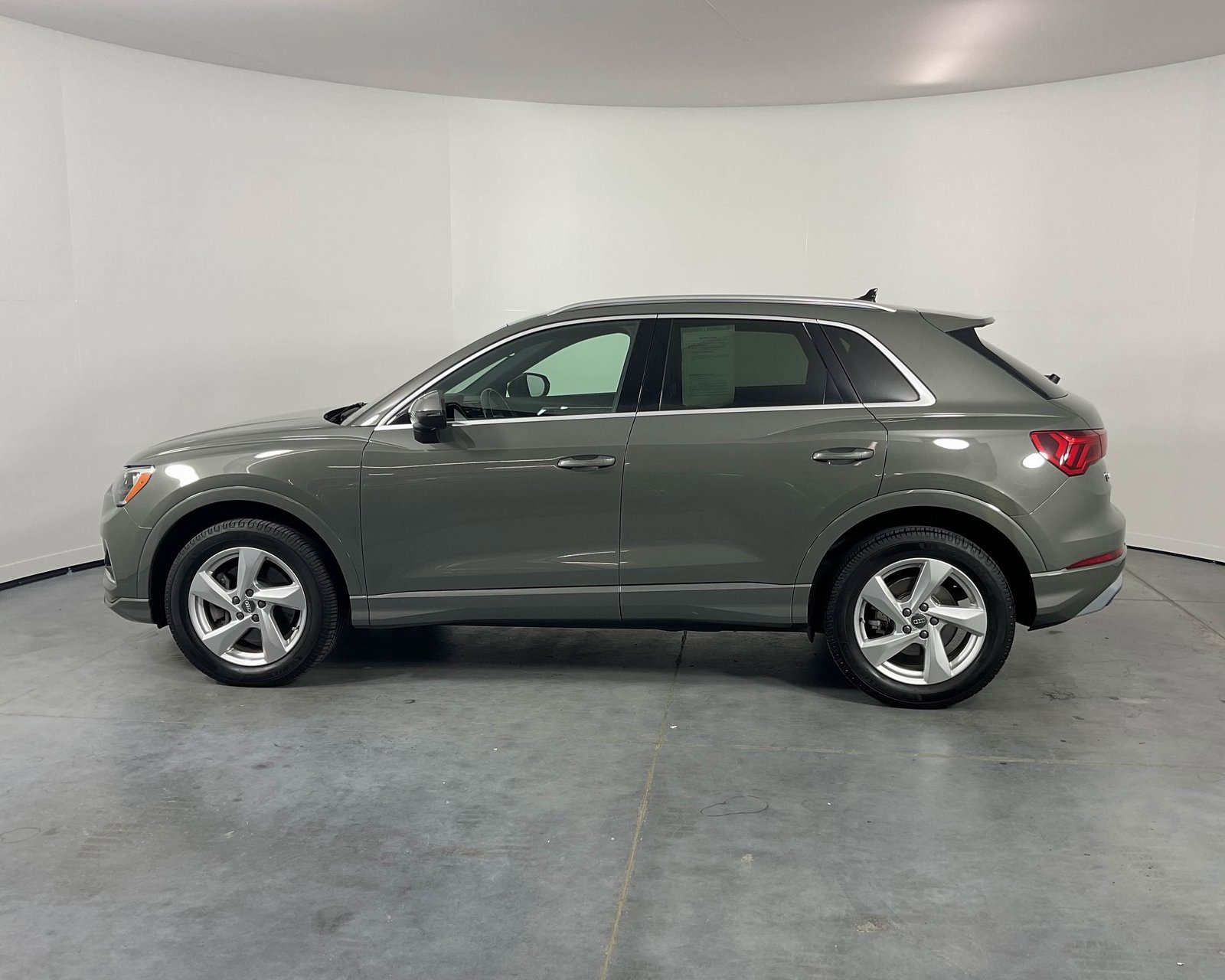 Used 2020 Audi Q3 2.0T Premium image 8