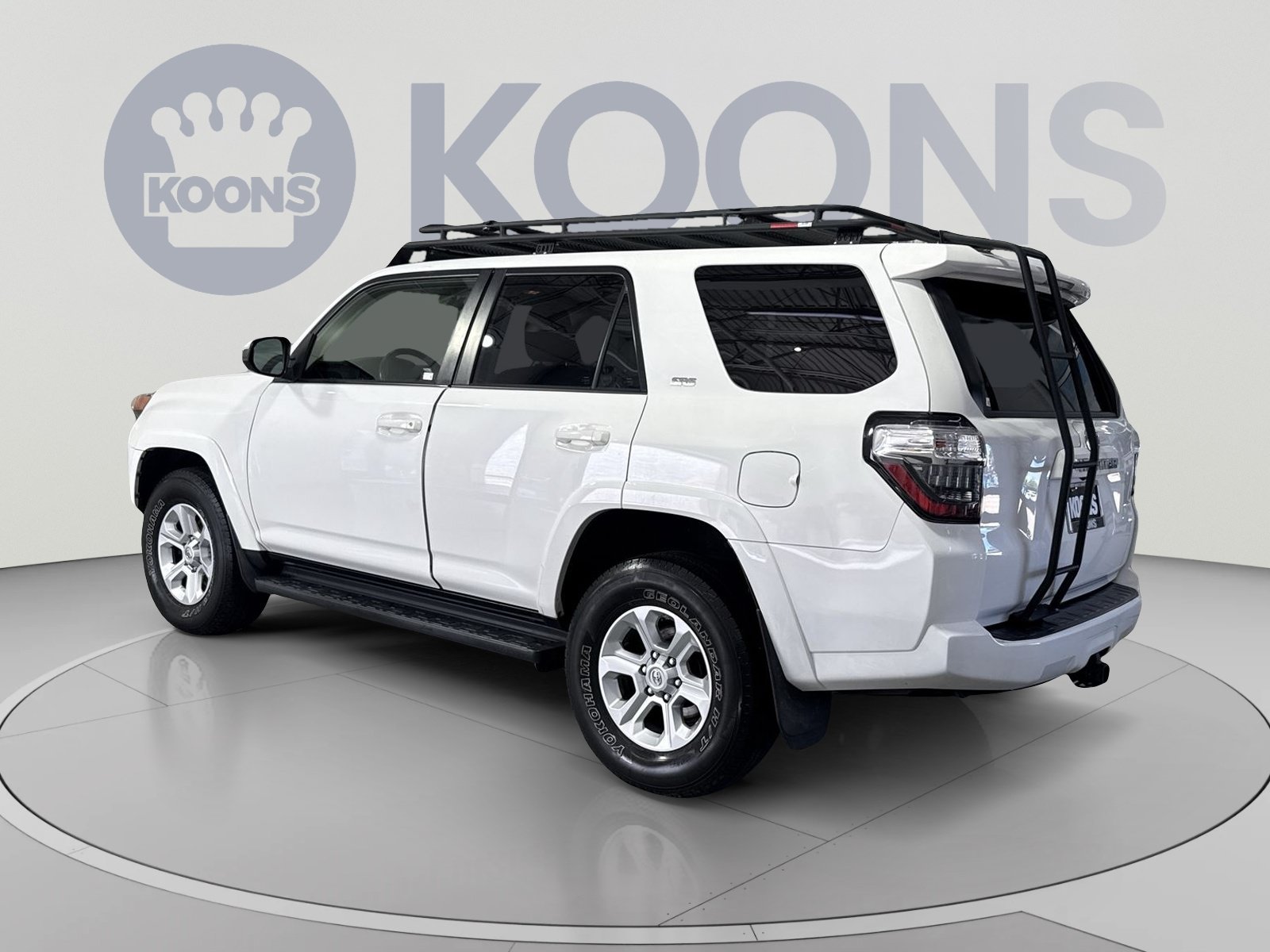 Used 2019 Toyota 4Runner SR5 AWD/4WD image 8