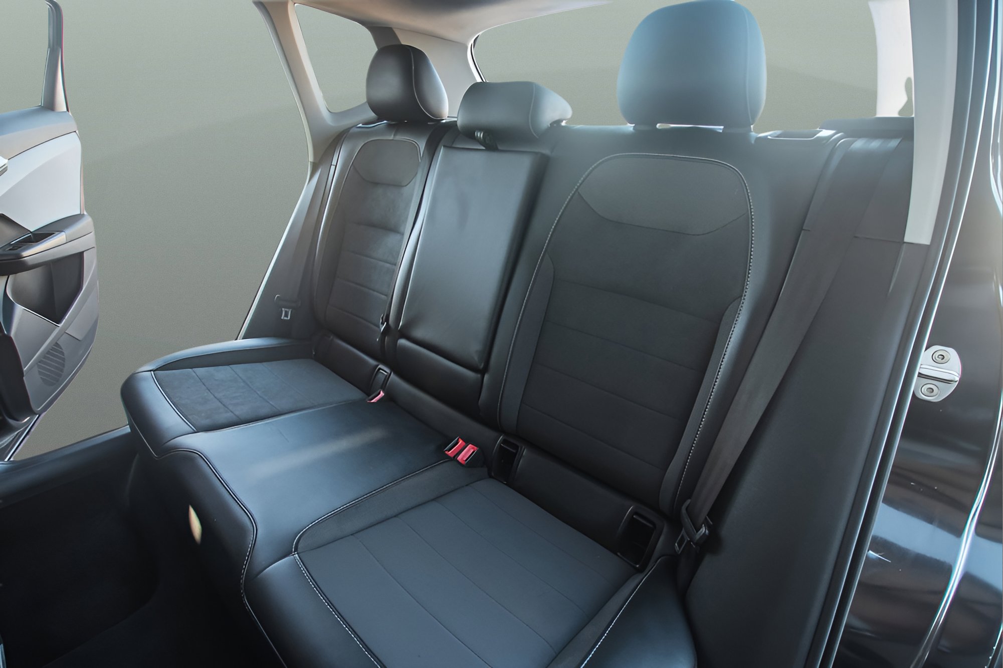 Used 2022 Volkswagen Taos SE FWD image 16