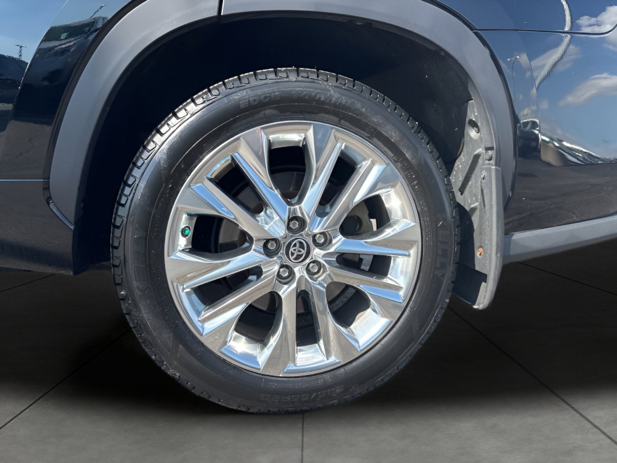 Used 2020 Toyota Highlander Limited AWD/4WD image 11